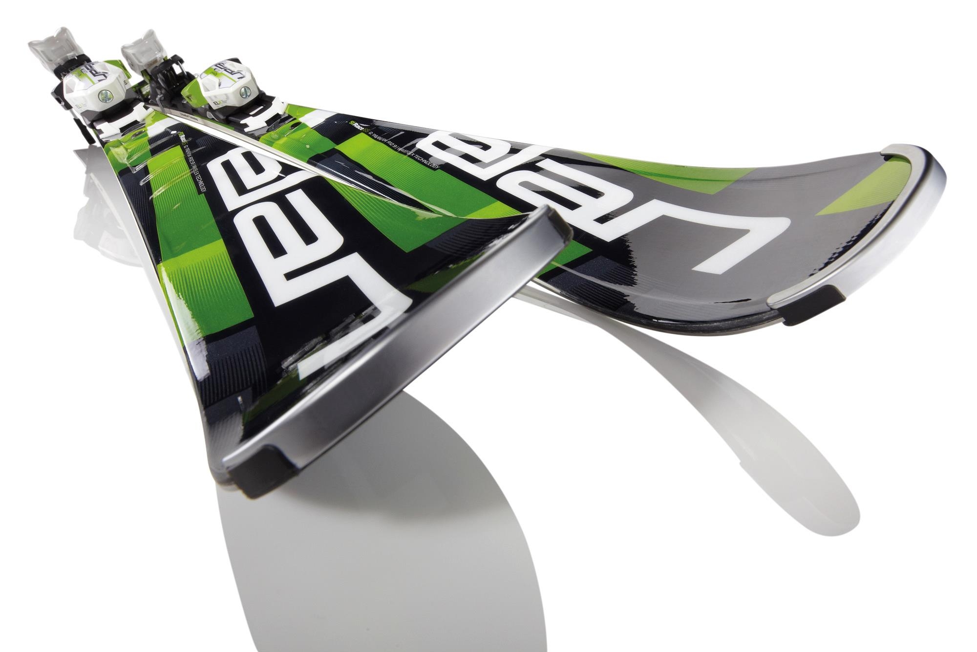 skis